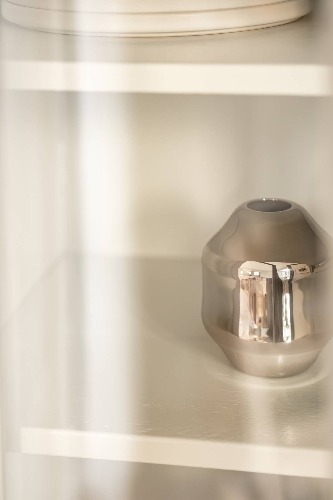 Gense - Schmuckstück im Regal: Vase Dorotea