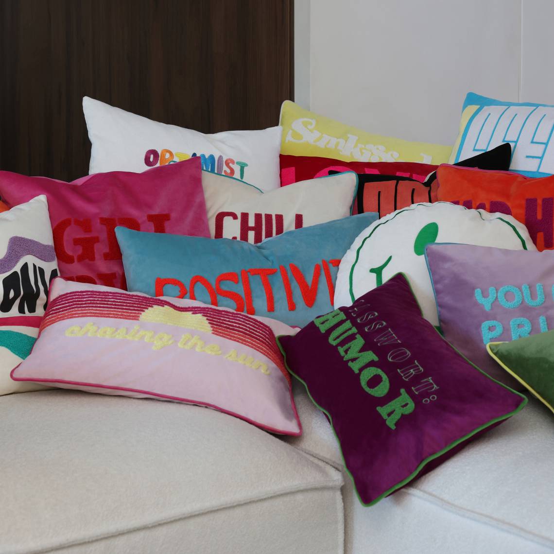 PAD - Positive Vibes fürs Sofa: Kissenhüllen Letters und Optimist