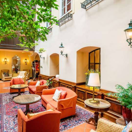 Hotel König von Ungarn - Im luxurösen Lounge-Bereich entspannen