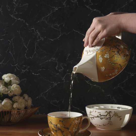 ArtisOrbis - Kunstvoll Tee servieren: Teekanne & Tasse Mandelbaum