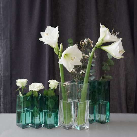 Born in Sweden - Formschöne Vasen ROW für den Frühlingsstrauß