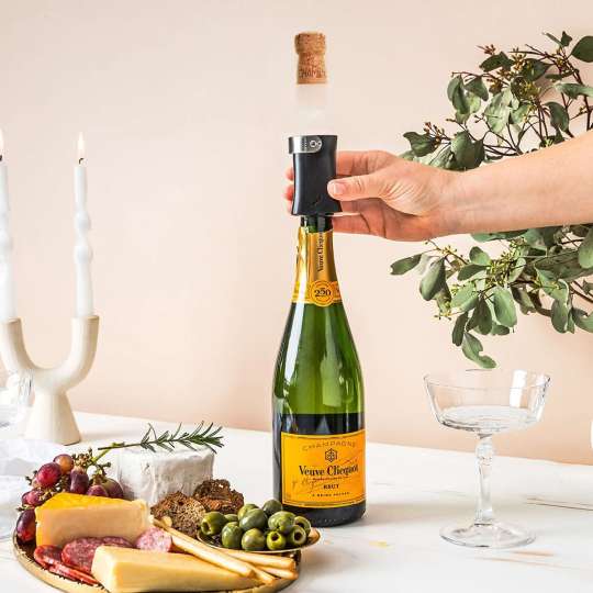 Dreamfarm - Champop Champagneröffner bringt Gäste zum Staunen
