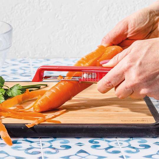 Dreamfarm - Karotten sind schnell geschält mit Sparschäler Sharple 