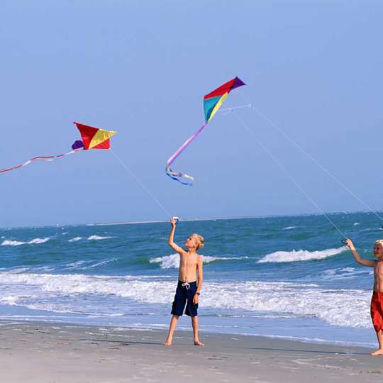 Egmond mit Kids - Drachen steigen lassen am Strand