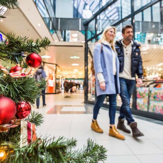 Weiden Festlich dekoriertes Einkaufszentrum