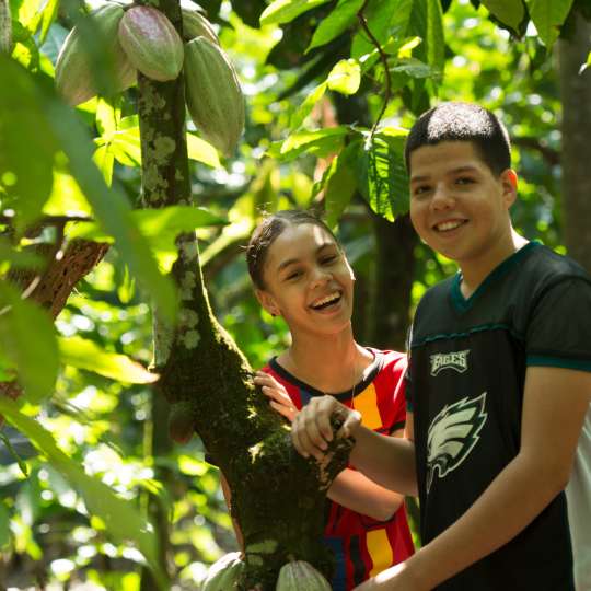 GEPA Adriana und Raul in Kakaobaum 