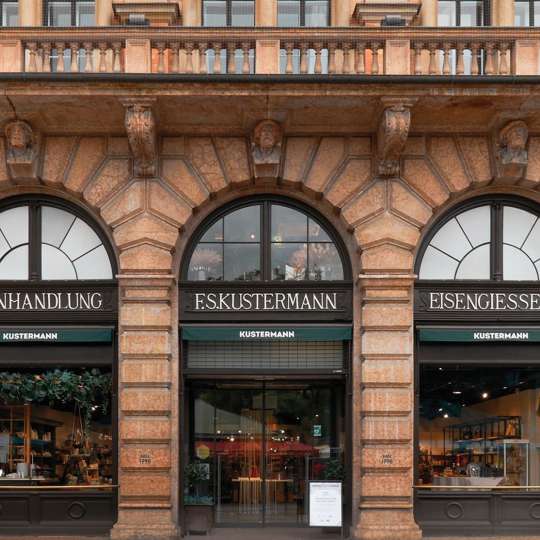 Die Fassade von Kustermann