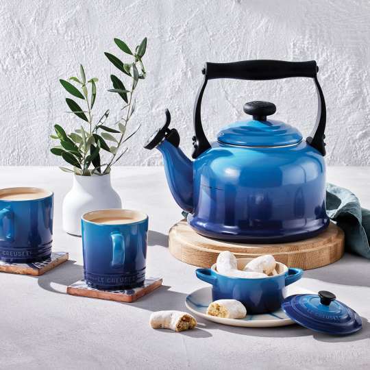 Teatime mit Azure von Le Creuset