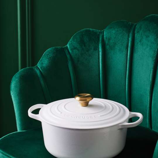 Le Creuset - Mit glänzendem Finish und hochwertigem Design: Bräter Signature White
