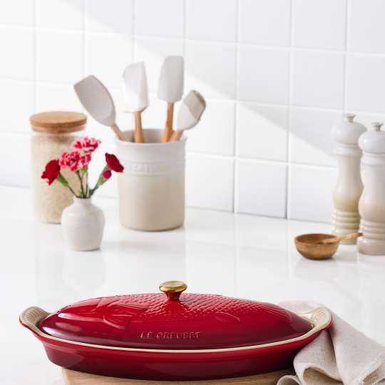 Le Creuset - Hingucker in der Küche: Fischbackform, Kirschrot
