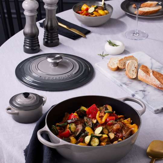 Le Creuset Kollektion Flint Koch- und Bratgeschirr