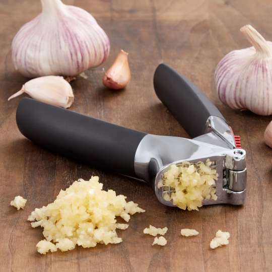 OXO - Good Grips - Knoblauchpresse - Knoblauch zerdrückt