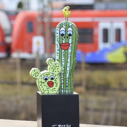 Pop Art - Freche Sommerdekoration: Prickly Pair Porzellanfigur