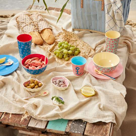 RICE - Das perfekte Strand-Picknick mit maritimem Melamin-Geschirr