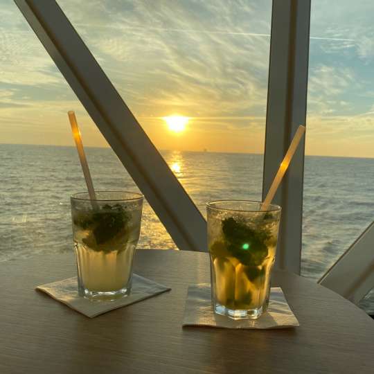 Sundowner... „Mojito Royal“ in der Diamant-Bar