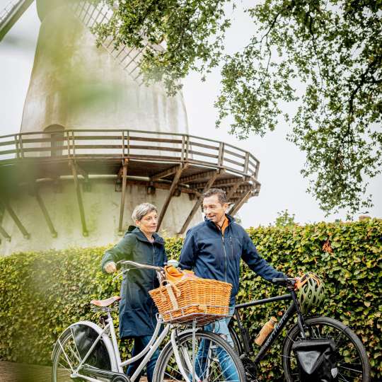 An der Friedensroute Münster-Osnabrück grüßt die Windmühle in Glandorf.