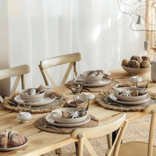 Villeroy & Boch - Weihnachten mit entspannter Atmosphäre: Geschirr Perlemor Sand mit Winter Glow Elementen