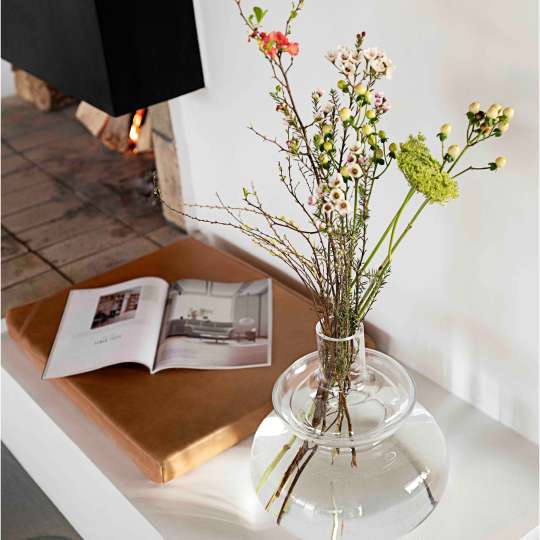 ZONE Denmark - Macht die ganze Blume sichtbar: INU Vase aus Glas