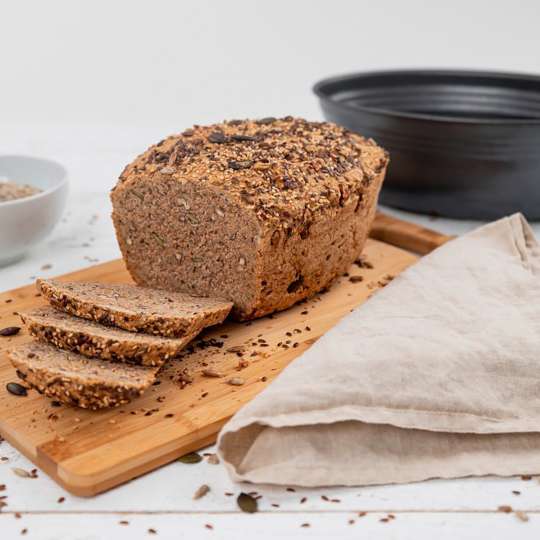 Zenker - Brot lecker selbstgemacht mit Brotlaibbackform aus robustem Stahlblech