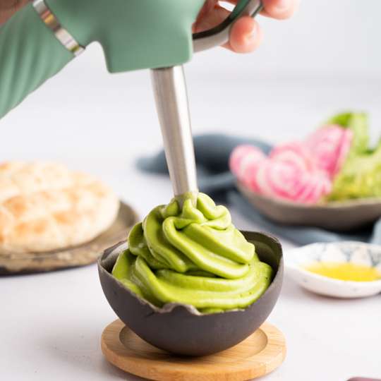 iSi - Augenschmaus: Green Goddess Dip mit dem Creative Whip Premium