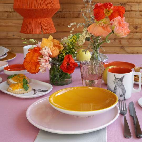 mittelpunkt - Porzellan in den warmen Farben des Sommers