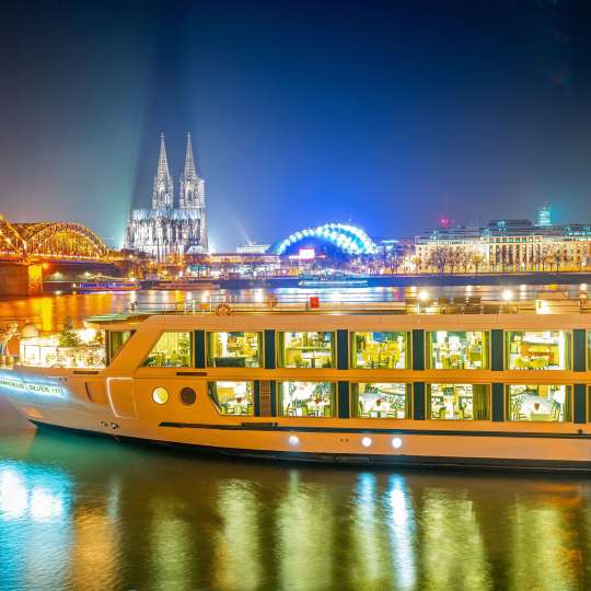 Den Dom immer im Blick - weihnachtliche Rhein-Kreuzfahrten in Köln