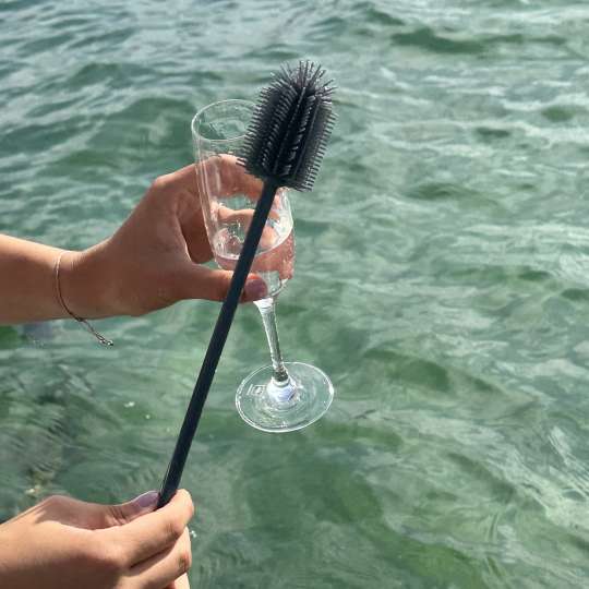 Sanni Shoo - Lange Flaschenbürste bottle.buddy aus Silikon