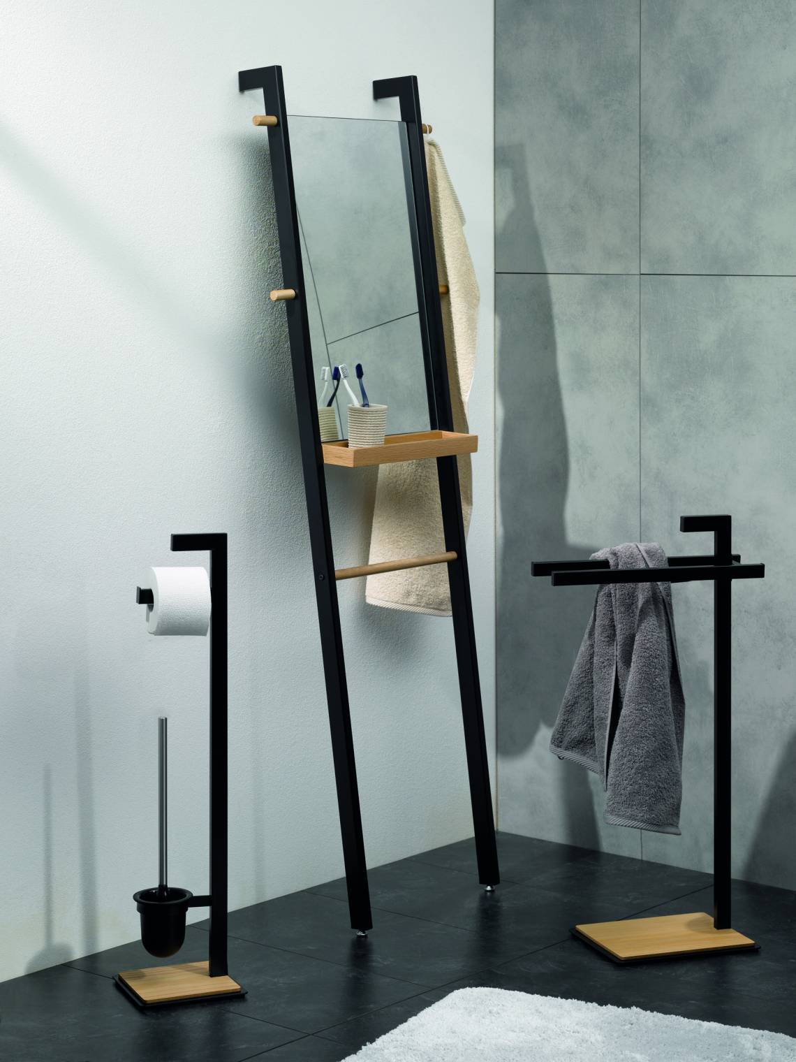 Kela - Badserie Oak - Standspiegel, Toilettengarnitur und Handtuchhalter