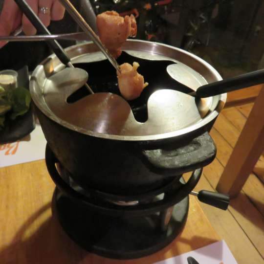 Schweiz_Fondue Chinoise (c) Arnaud 25, Wikimedia