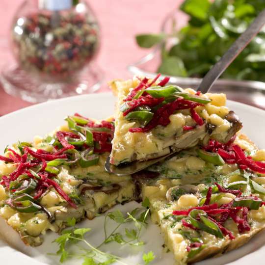 Spätzle-Pfannkuchen mit Feldsalat