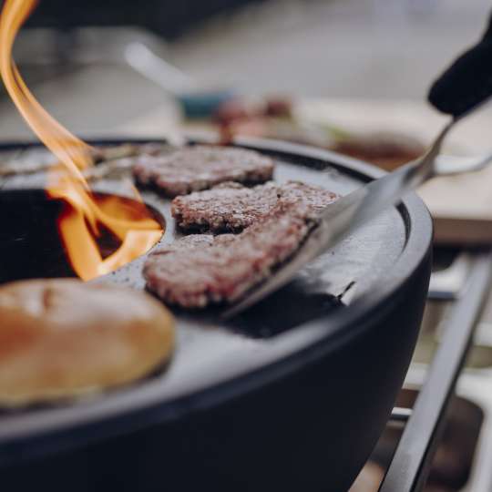 Knusprig saftige Burger von der Fire Kitchen (c) höfats
