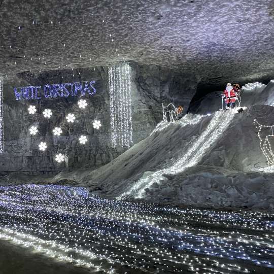 Weihnachtliches Lichtermeer unter Louisville (c) Kaus Media