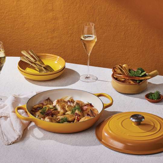 COQ AU VIN MOUSSEUX © 2023 Le Creuset