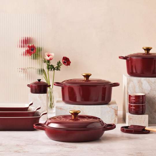 Le Creuset - Große Vielfalt: Geschirr- und Kochgeschirr-Serie Garnet