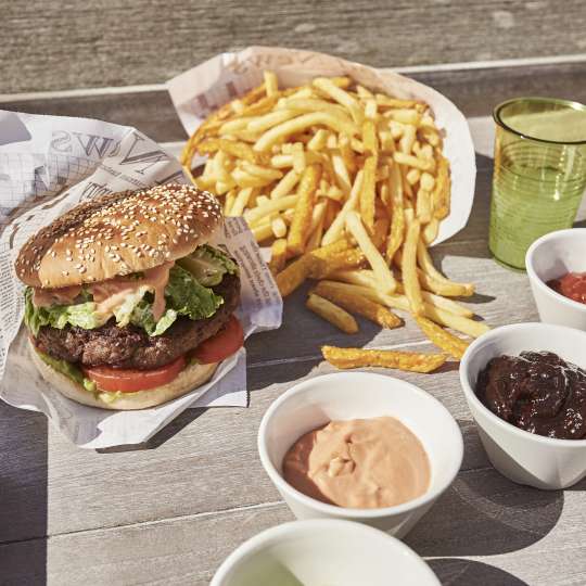 Leckerer Burger vom Grill