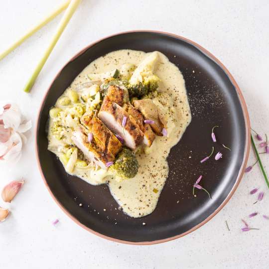 Scharf-fruchtiges Curry mit Entenbrust aus dem Römertopf © Römertopf