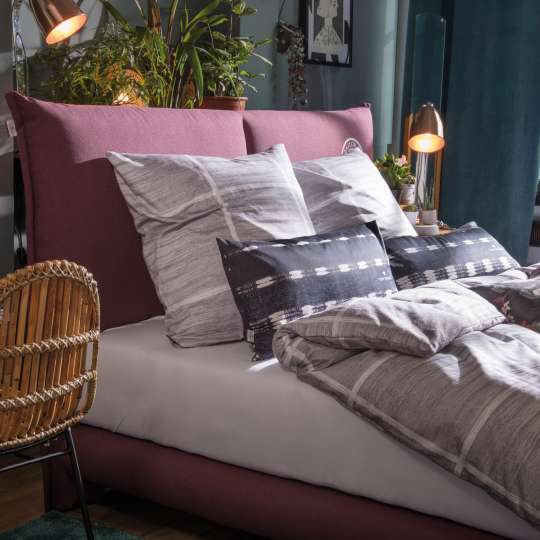 TOM TAILOR - Bedroom Grey & Mauve - Boxspringbett - close up mood