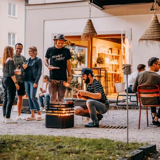 Sommergrillen auf der Feuerstelle Cube von Höfats