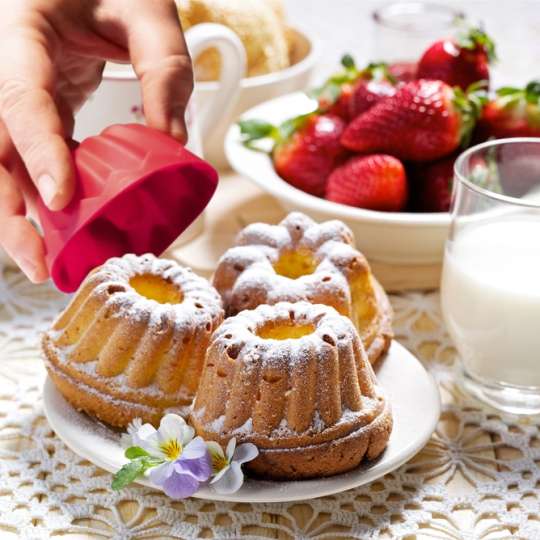 Multitalente zum Backen: Coolinato präsentiert vielfältige Silikonformen und eine praktische Backmatte