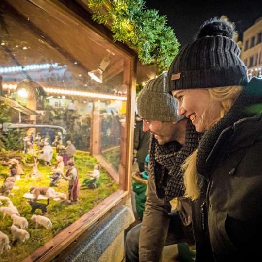  Stöbern und Shoppen im Lichterglanz