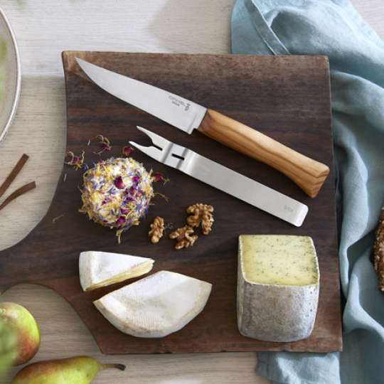 Geschmackvoll: Käse-Set jetzt im Olivenholz-Design