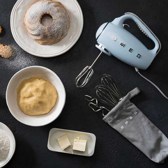 Volle Retro-Power: Smeg stellt neuen Handmixer vor