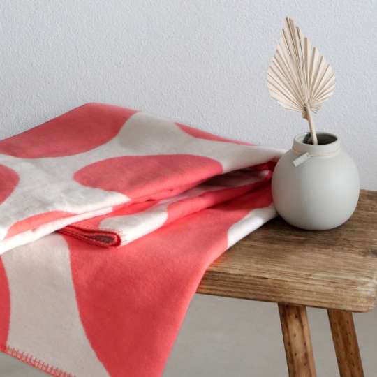 Decke FRIDA in der Farbe Koralle